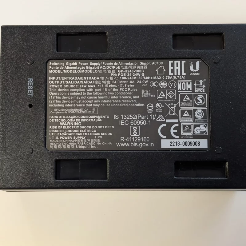 Adaptor PoE gigabit Ubiquiti POE-24-24W-G, 24V, 24W, cablu de alimentare